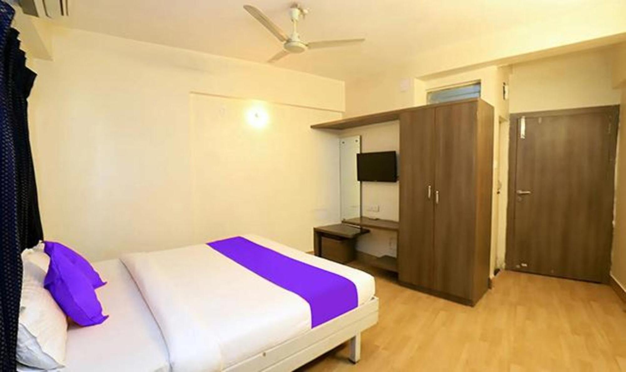OYO 15983 Hotel Devpriya Aurangābād Exterior foto
