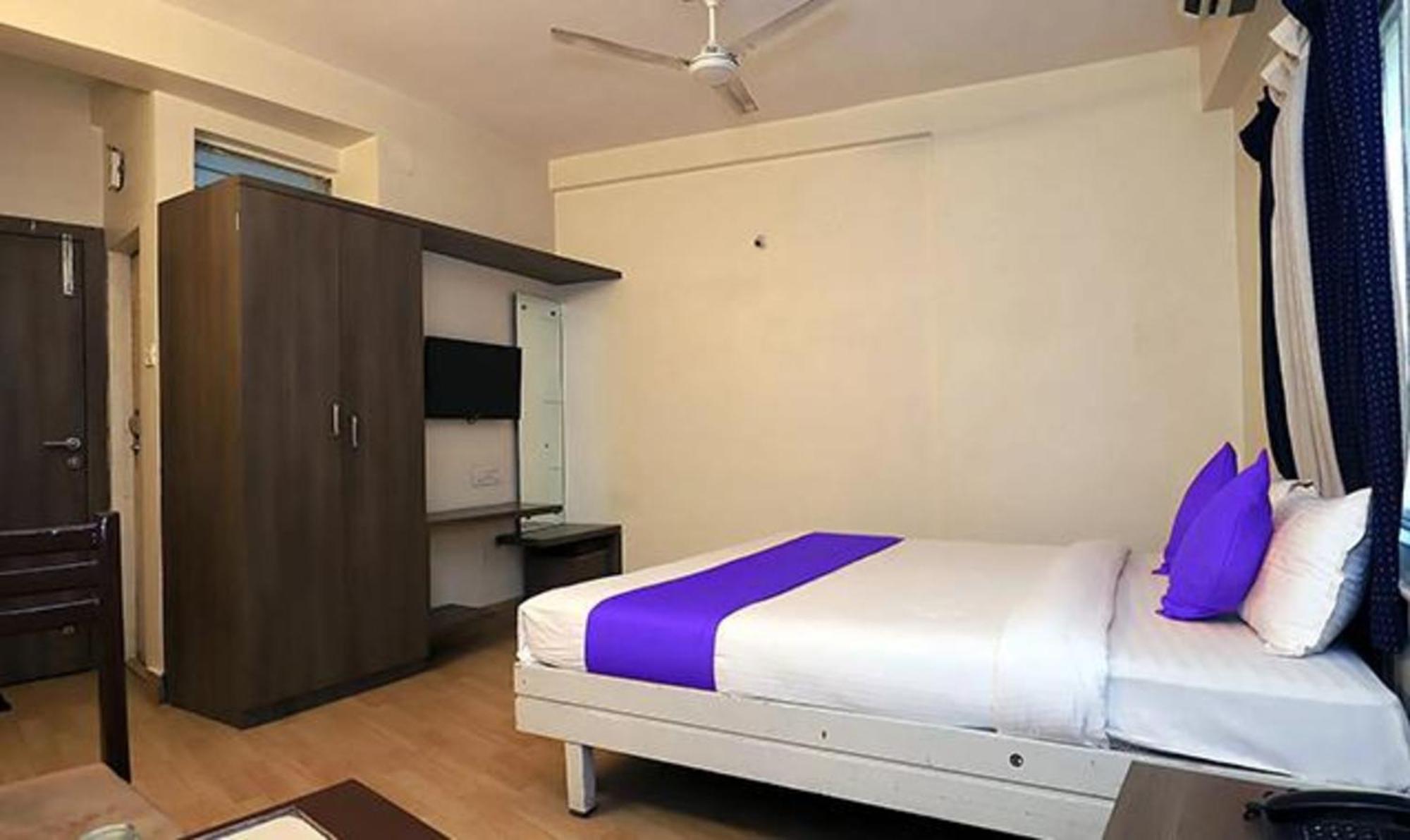OYO 15983 Hotel Devpriya Aurangābād Exterior foto